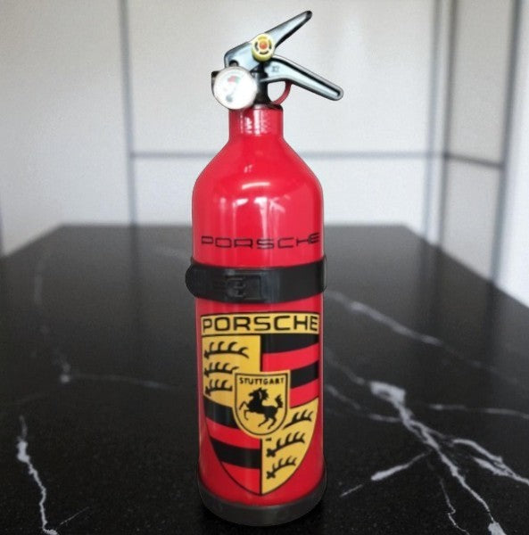 Extincteur fait mains sur le thème de PORSCHE