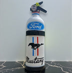 Extincteur fait mains sur le thème de FORD MUSTANG